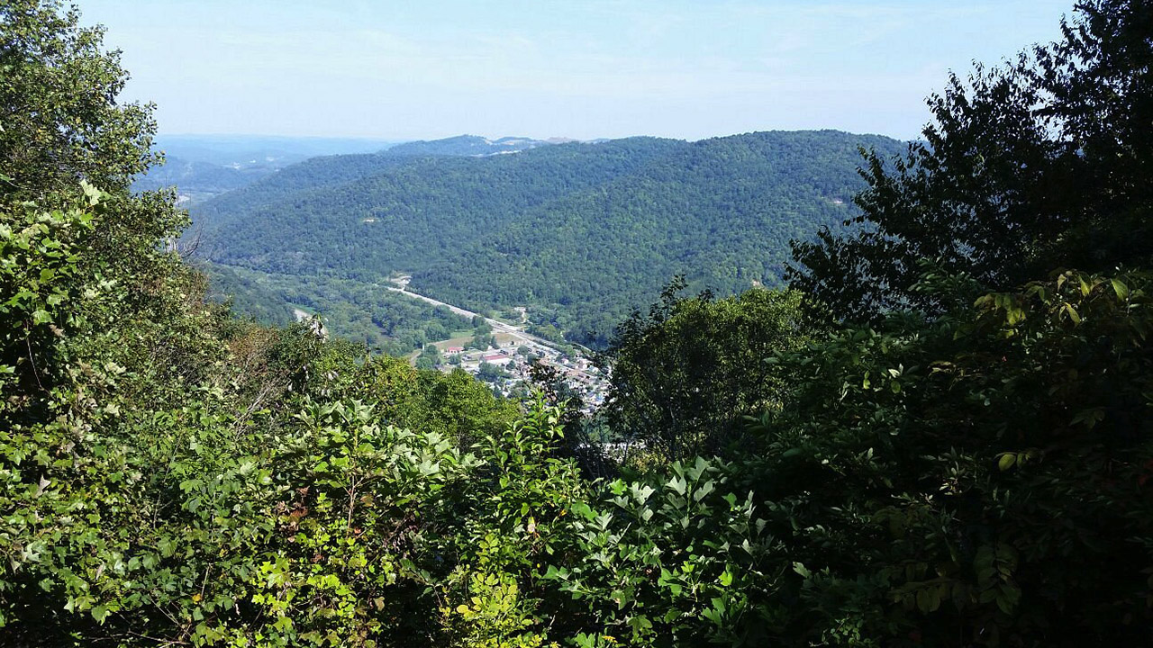 Kentucky mountain acreage and natural landscape at Misty Mountain